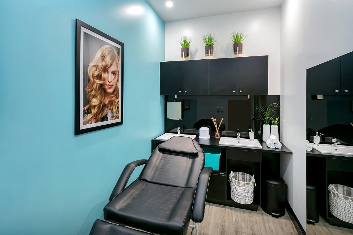 Retail Beauty Supply Store Cairns Exceptional Franchise BusinessSales